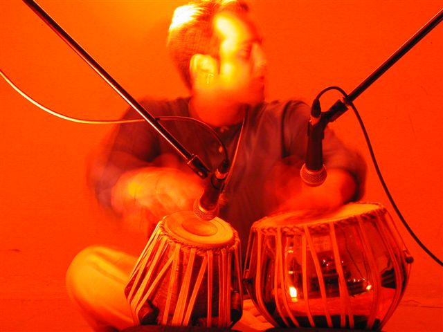 t-roy_live_hamburg_waagenbau