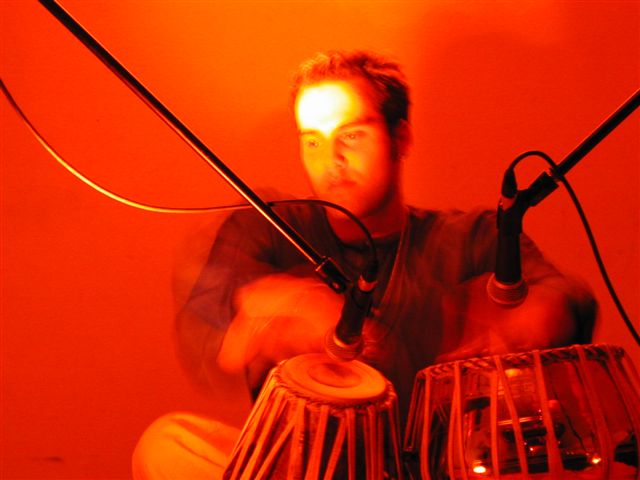 t-roy_live_hamburg_waagenbau